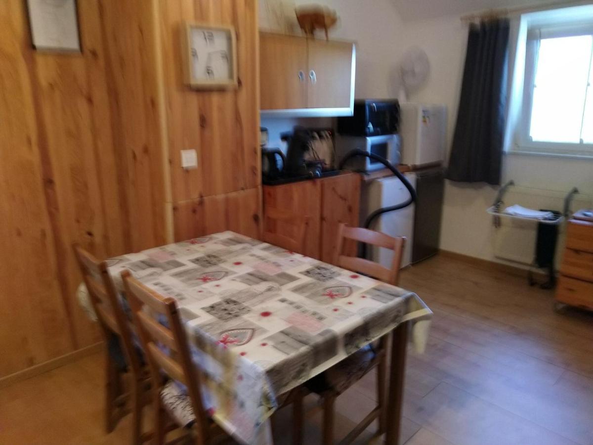 Cozy Apartment In Paliseul With Garden Carlsbourg Zewnętrze zdjęcie